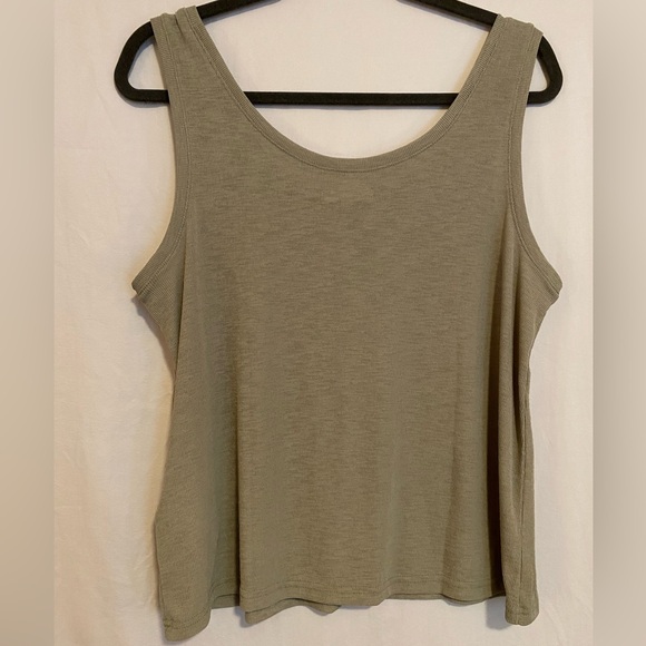 Light Green Madewell Eastover Tank - Picture 2 of 6